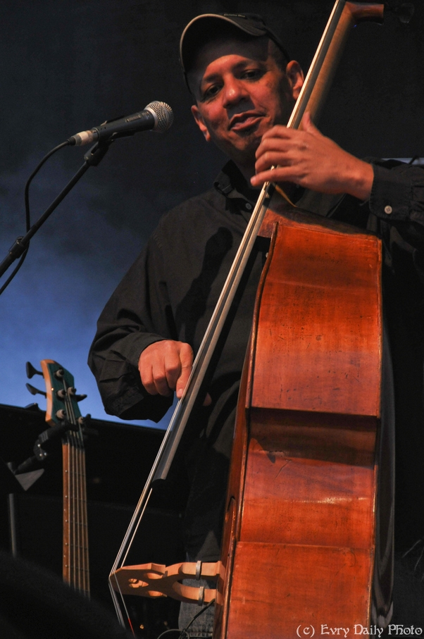 Evry Daily Photo - Fete de la Musique Evry 2010 - Yuri Buenaventura - large - 4736191704.jpg